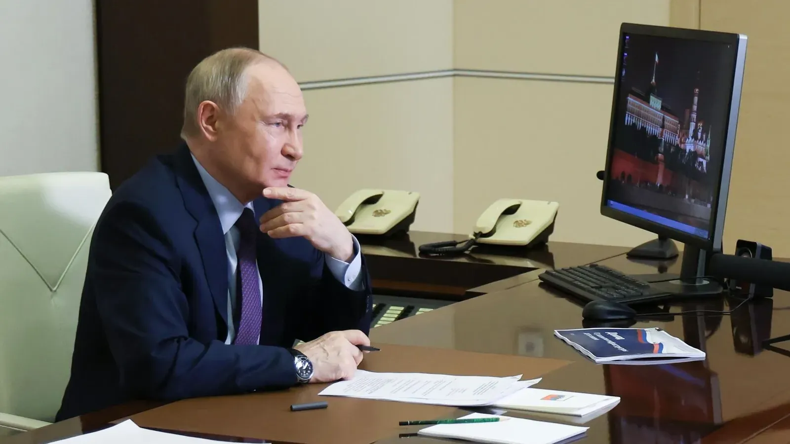 Владимир Путин рус теленең әһәмиәтен билдәләне
