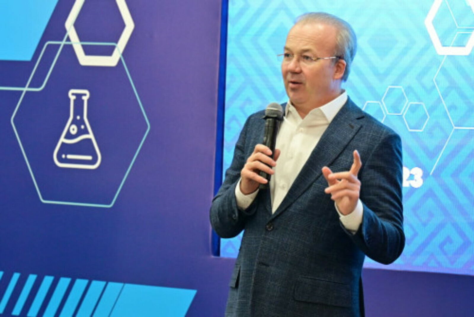 Андрей Назаров провел еженедельное совещание по строительству Межвузовского студкампуса
