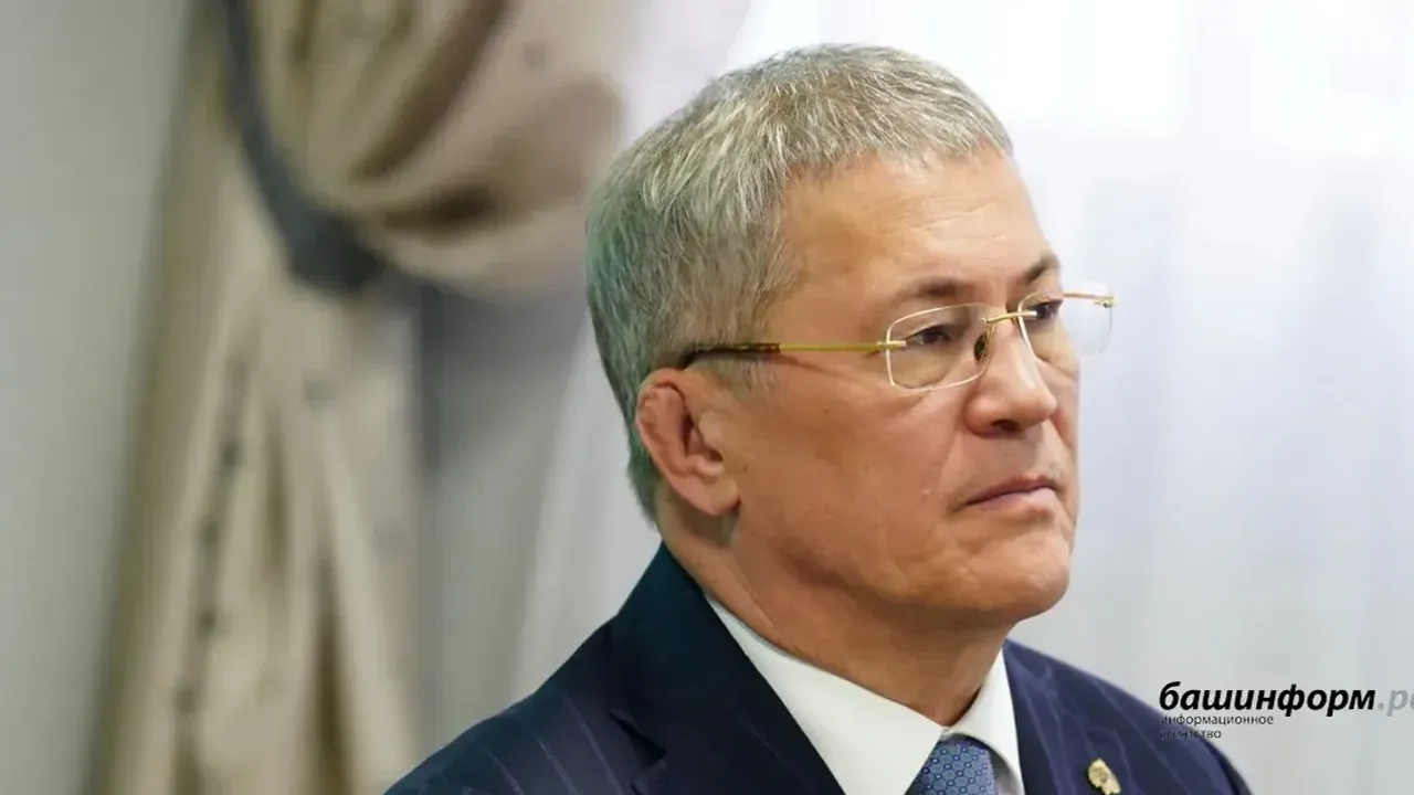 Башҡортостан Башлығы хәҙер үҙенең ниндәй китап уҡыуы хаҡында һөйләне