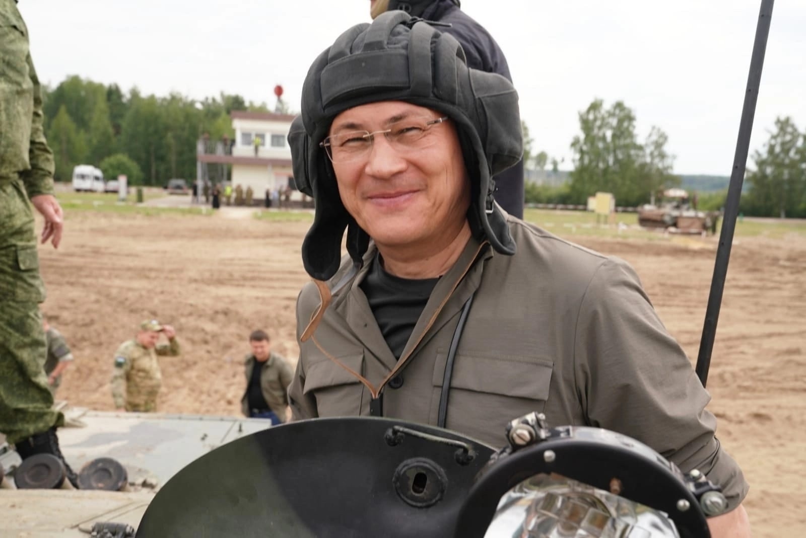 Радий Хәбиров хәрби көйләнештәге БМП-нан атып ҡараған...