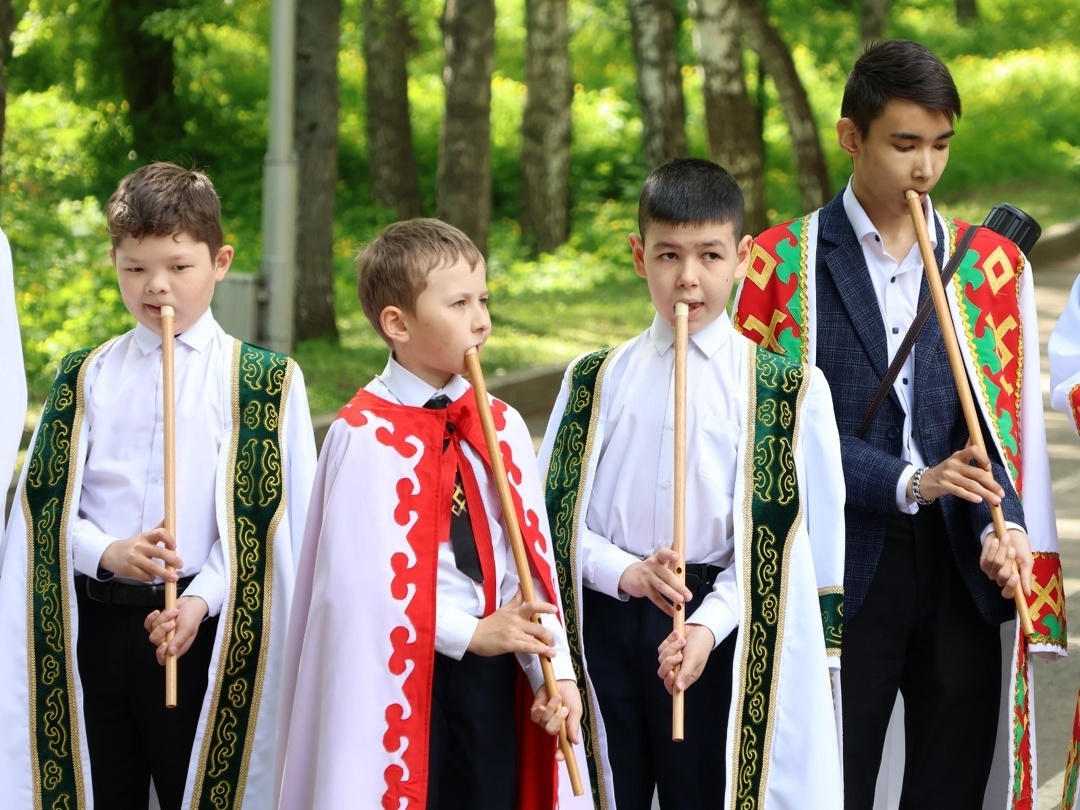 Октябрьскийҙа ҡурай моңо ағылды