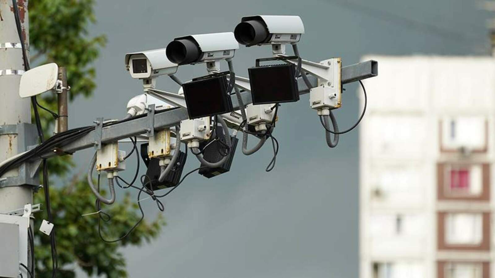 Владимир Путин подписал закон о правилах установки камер на дорогах