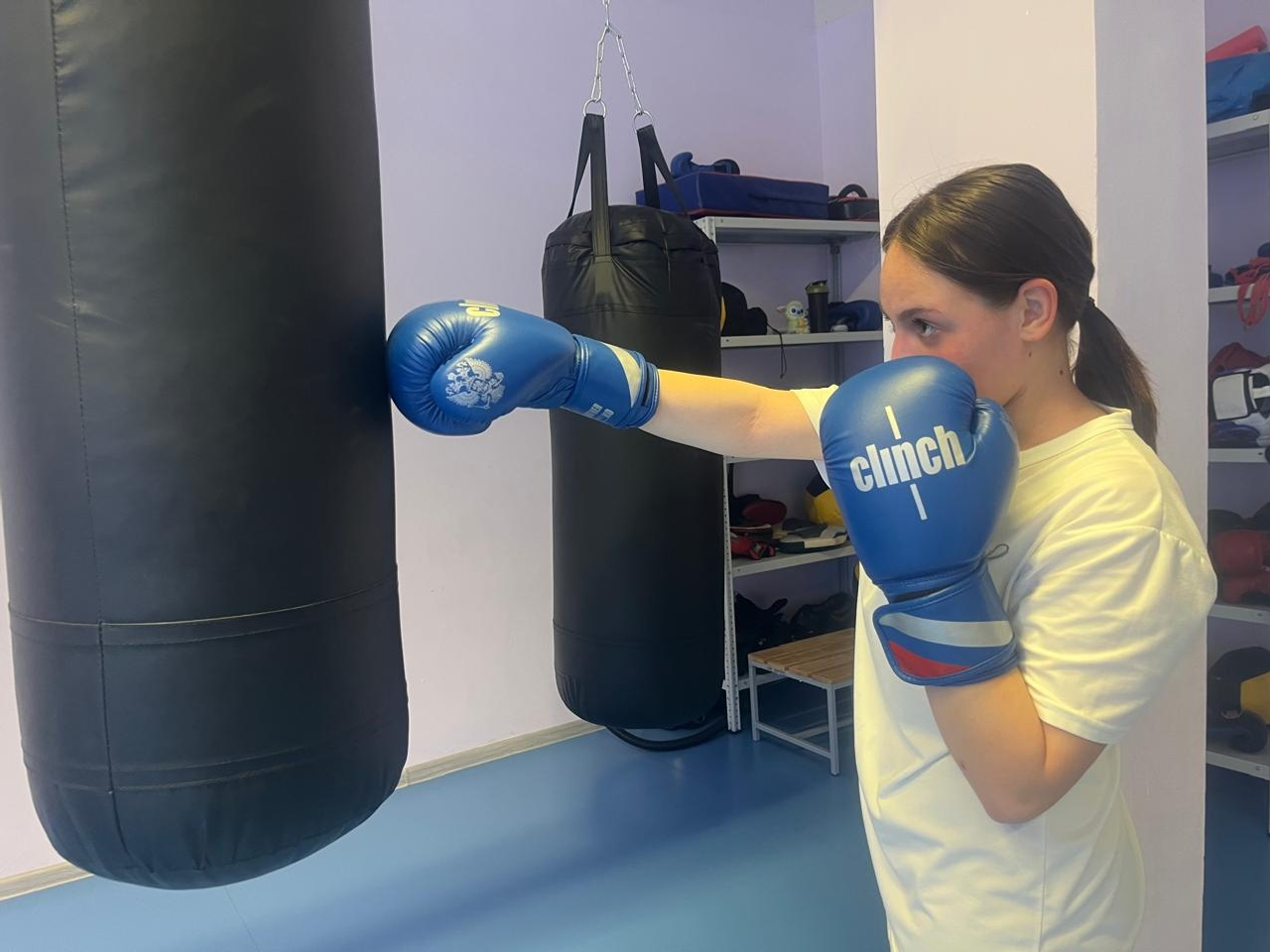 Бокс үҙеңде яҡларға өйрәтә