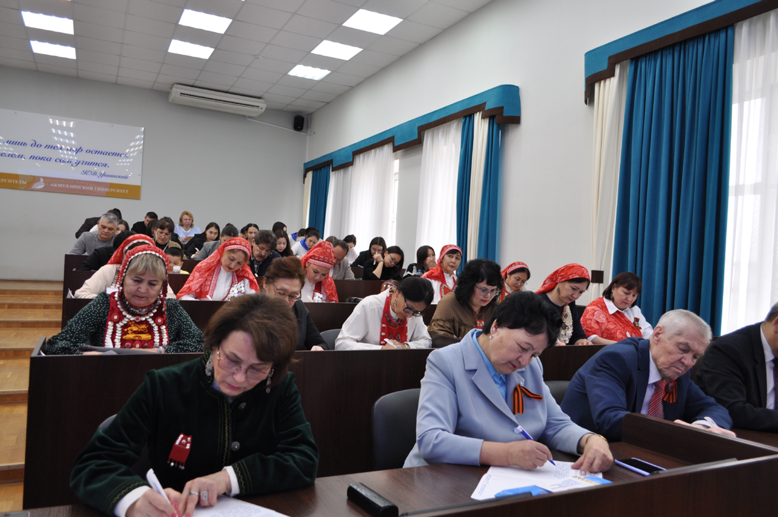 Бөтә донъя буйынса 600-ҙән ашыу майҙансыҡта диктант яҙасаҡбыҙ