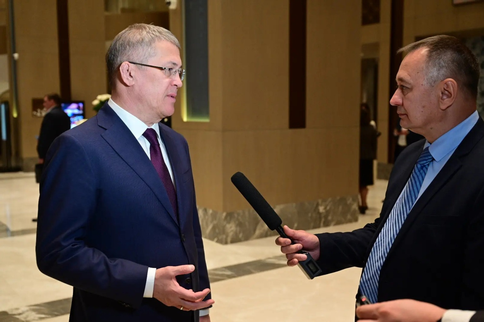 Башҡортостан Башлығы Үзбәкстан Президенты менән осрашыу хаҡында ентекләберәк һөй