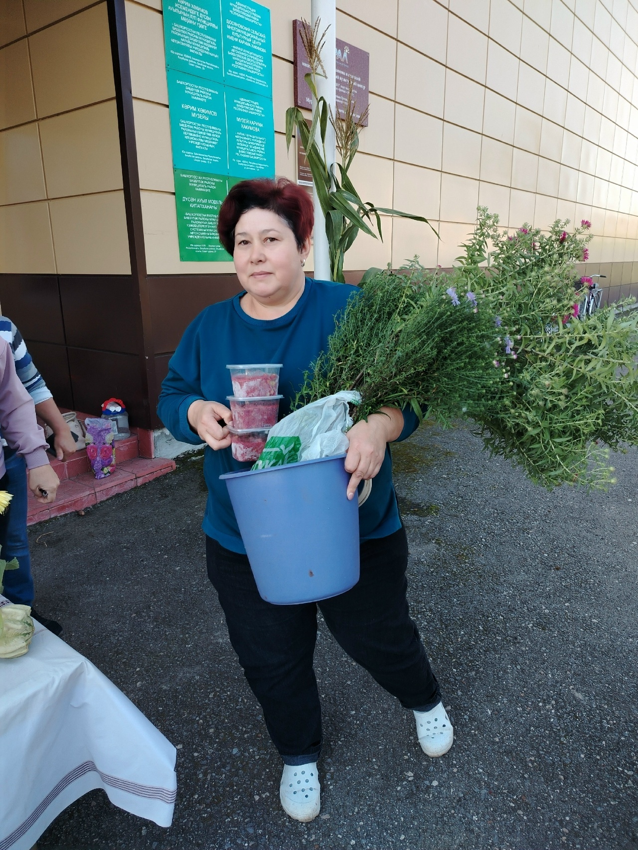 Дүсән ауылы ирекмәндәре  махсус хәрби операциялағы яугирҙарға даими ярҙам итә