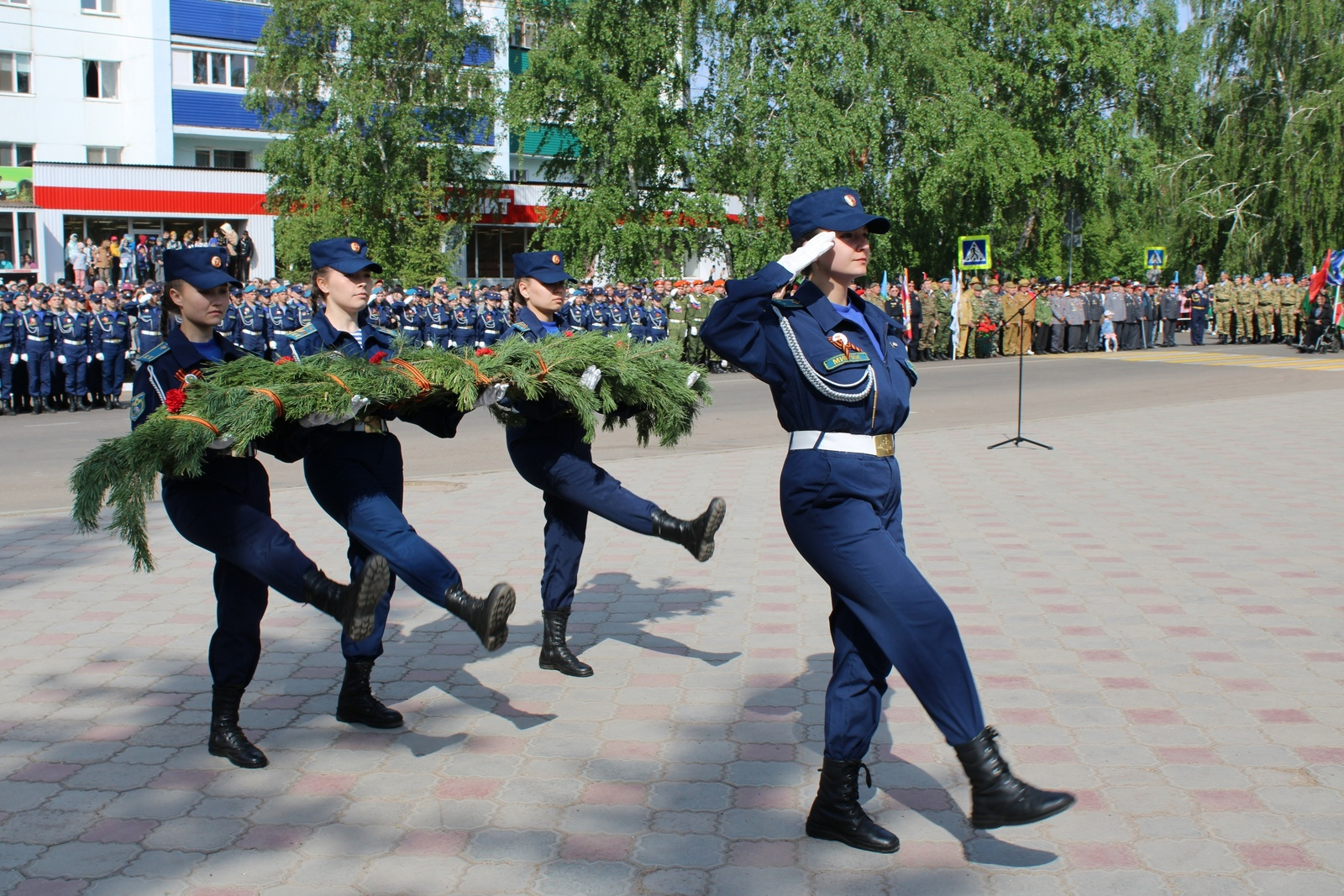 Еңеүгә - 80 йыл Баш ҡалала «Үлемһеҙ полк» акцияһында 200 мең кеше ҡатнаша