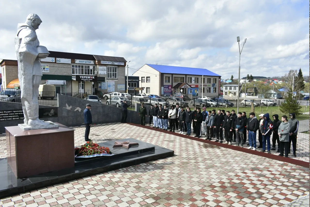 Хәрби хеҙмәткә саҡырылыусы — ул терәк hәм яҡлаусы!