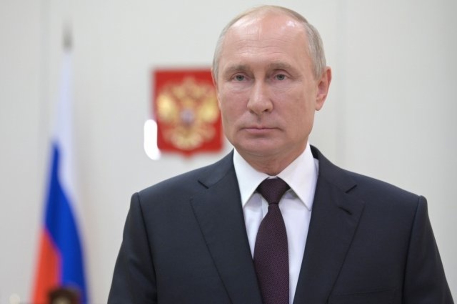 Владимир Путин поздравил сотрудников МЧС РФ с днем спасателя