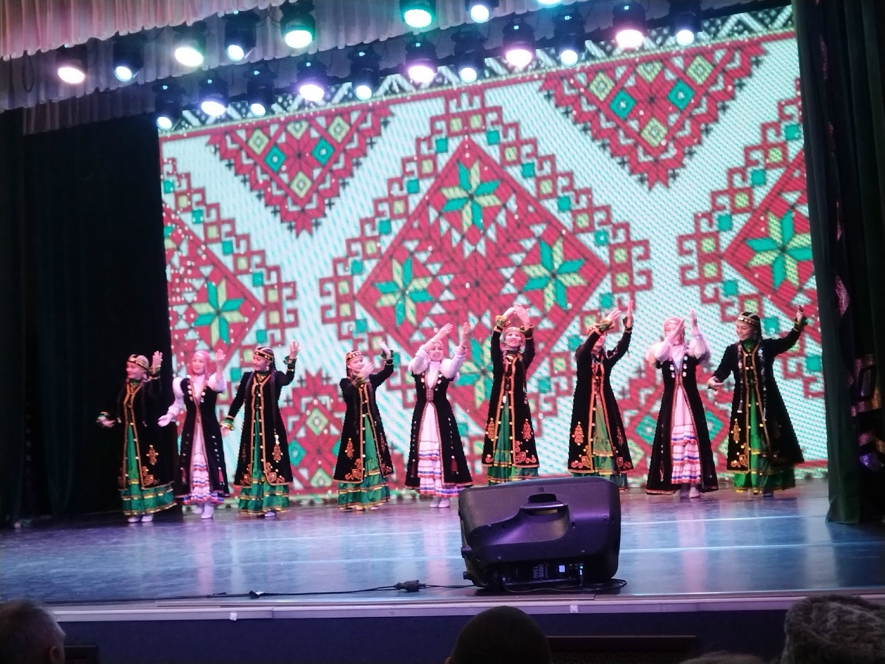 Мең ырыуҙары ҡорға йыйылды