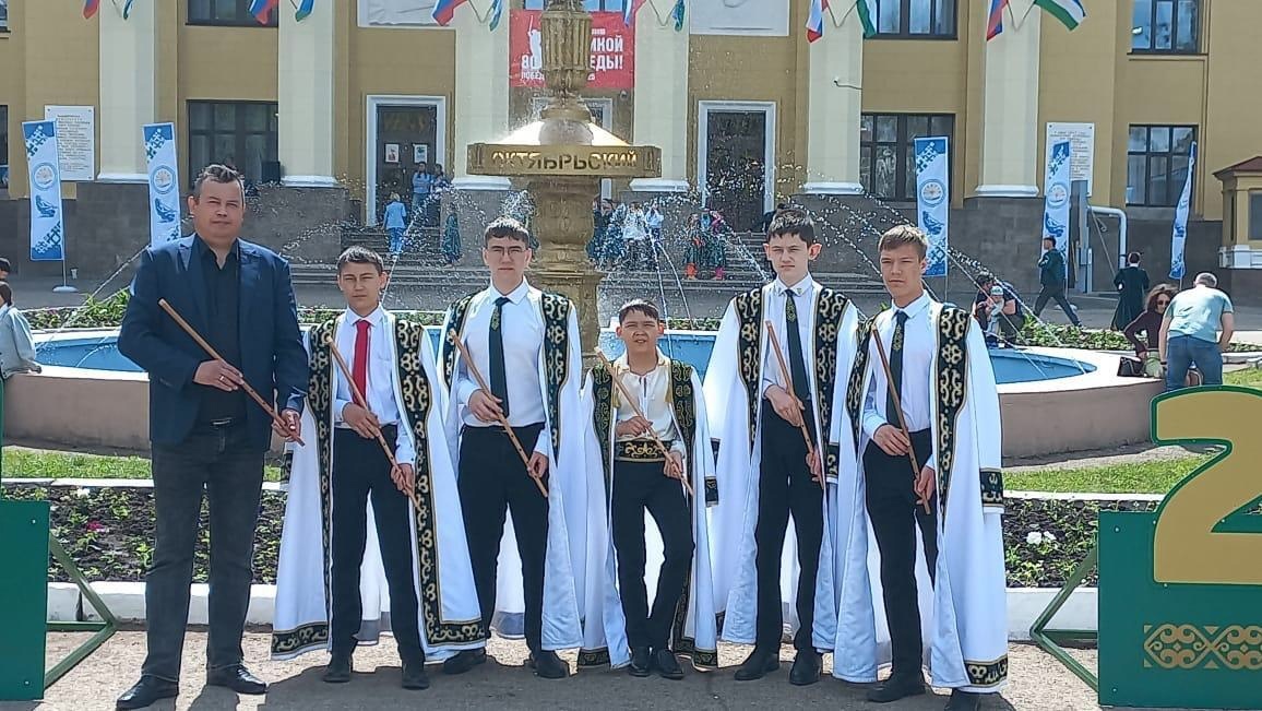 Октябрьскийҙа ҡурай моңо ағылды