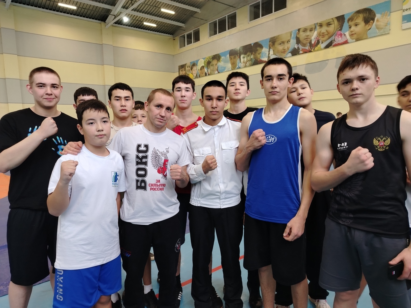 Рәсәй боксерҙары Баймаҡ районында оҫталыҡ дәресе үткәрҙе