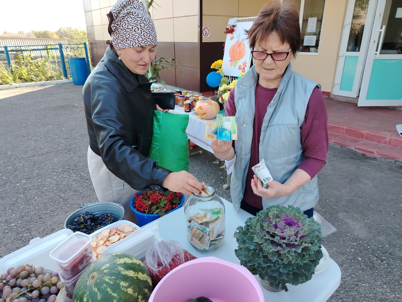 Дүсән ауылы ирекмәндәре  махсус хәрби операциялағы яугирҙарға даими ярҙам итә