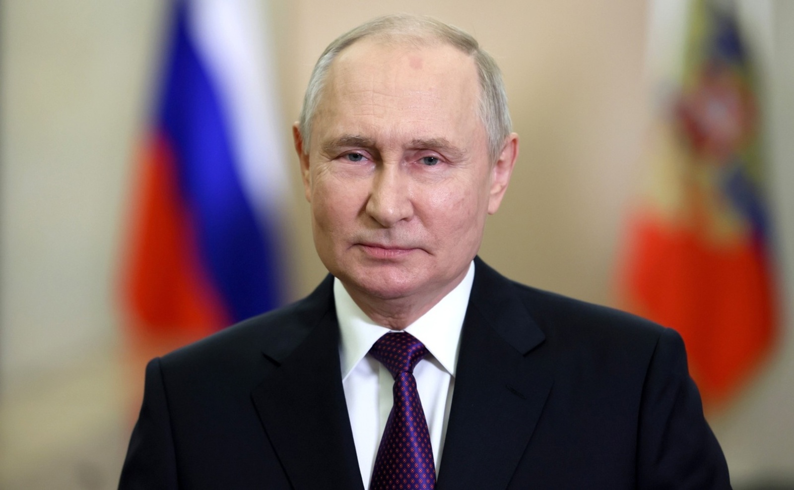 Путин заявил о расширении мер поддержки учителей