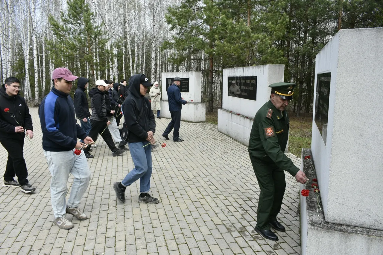 Хәрби хеҙмәткә саҡырылыусы — ул терәк hәм яҡлаусы!
